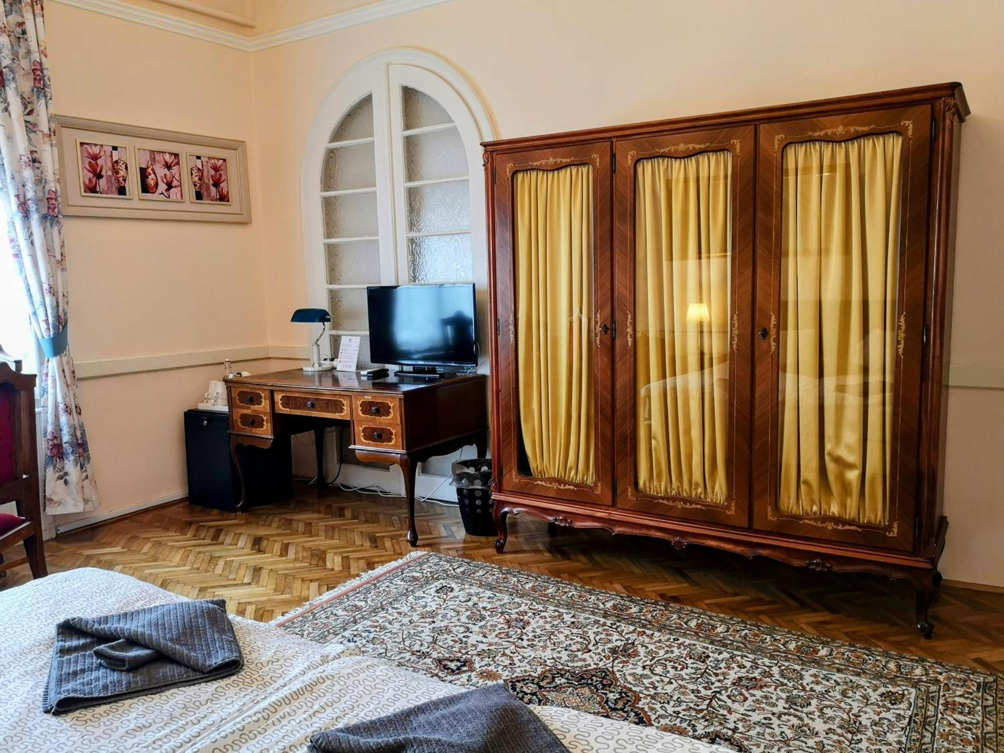 Kikelet Villa Dunakeszi Bilik gambar